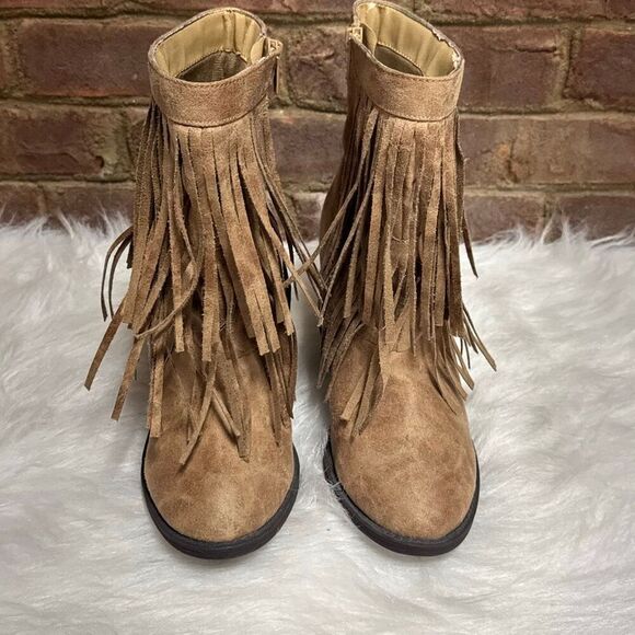 Soda Women’s Tan Fringe Bootie Size 8.5 - Picture 2 of 9